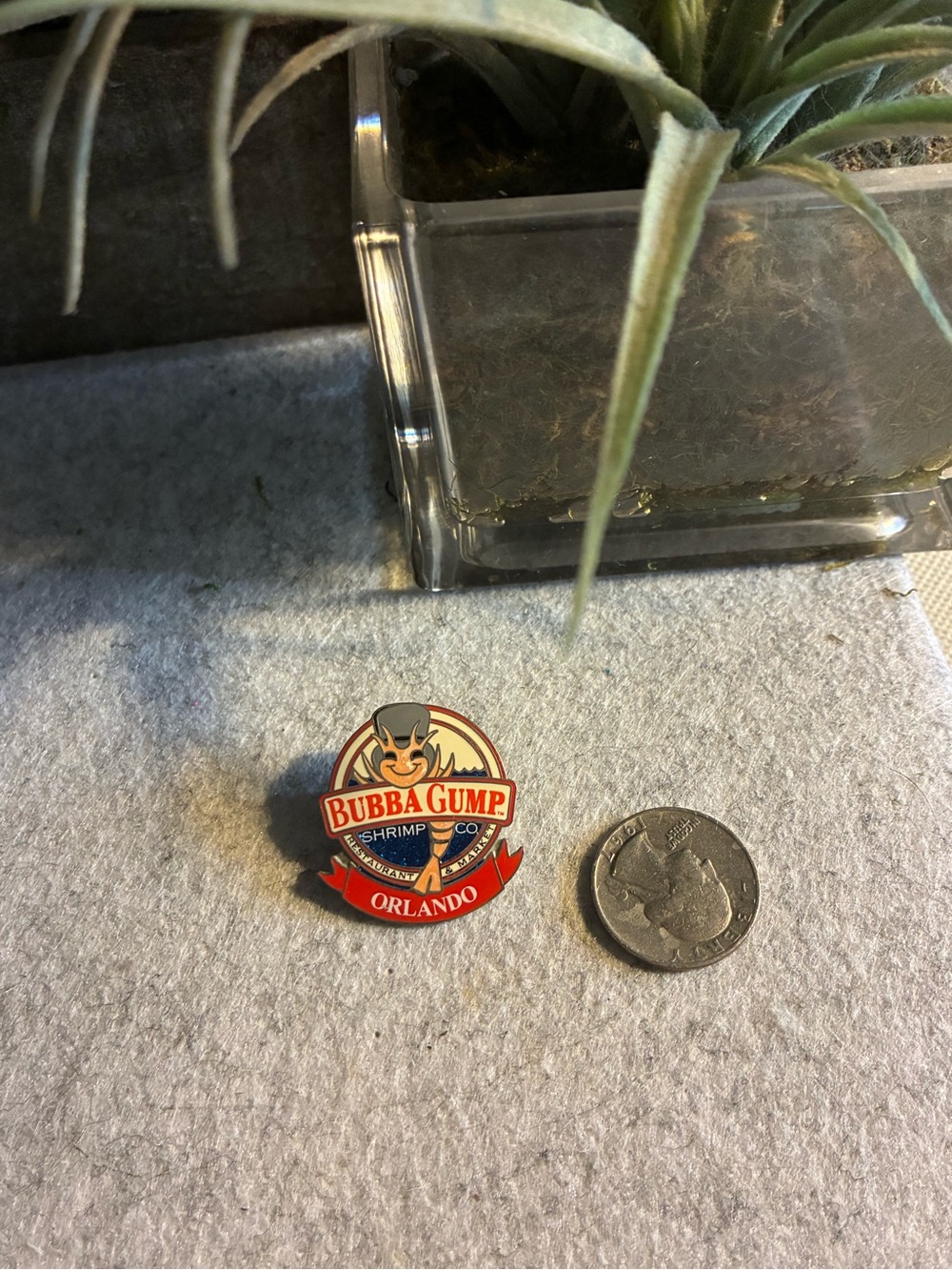 Bubba Gump Shrimp Co. Orlando Red & Gold Logo Brooch